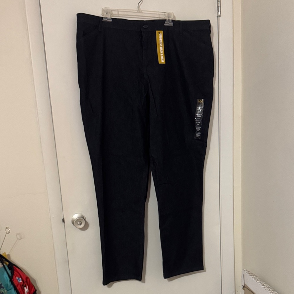 Lee Women’s Dark Blue- Classic Straight Fit